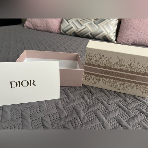 Dior box w/ blank card - Picture 2 of 4